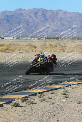 media/Jan-10-2025-CVMA Friday Practice (Fri) [[489e0da257]]/Group 4 and Trackday/Session 2 (Turn 4 Inside)/